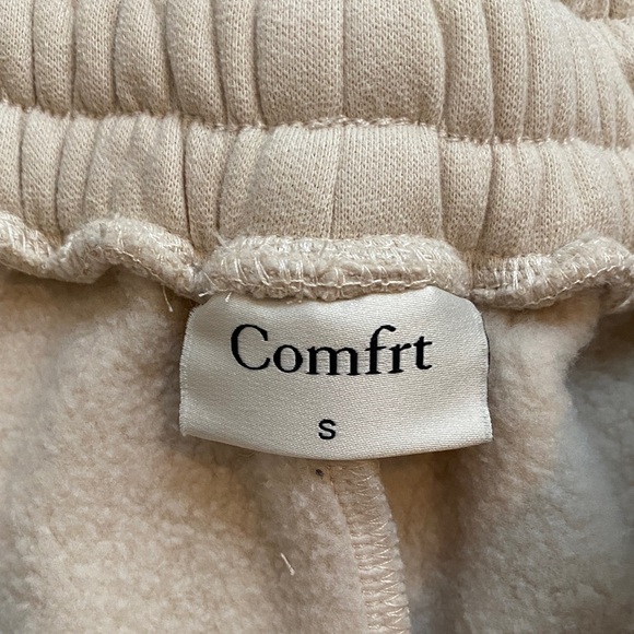 Comfrt Beige Hoodie and Sweatpants Set - Unisex - Picture 15 of 16